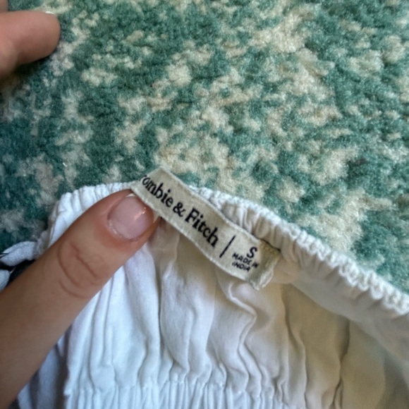 Abercrombie and Fitch top - Picture 3 of 3